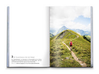 Switzerland, Bernese Oberland, hiking guide Raus und Wandern